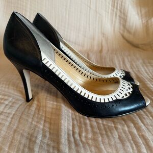 Ivanka Trump Navy Blue and white heel sz 11